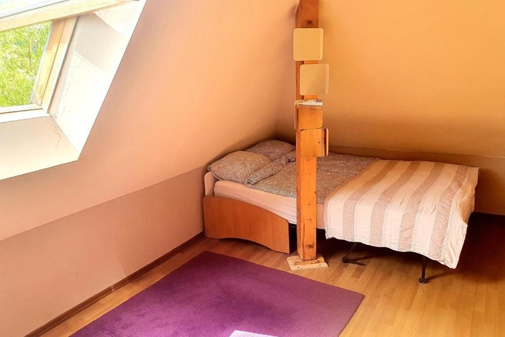 Room 2 of 2