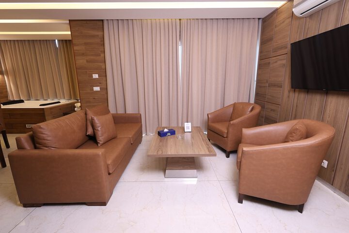 Room 82 of 105