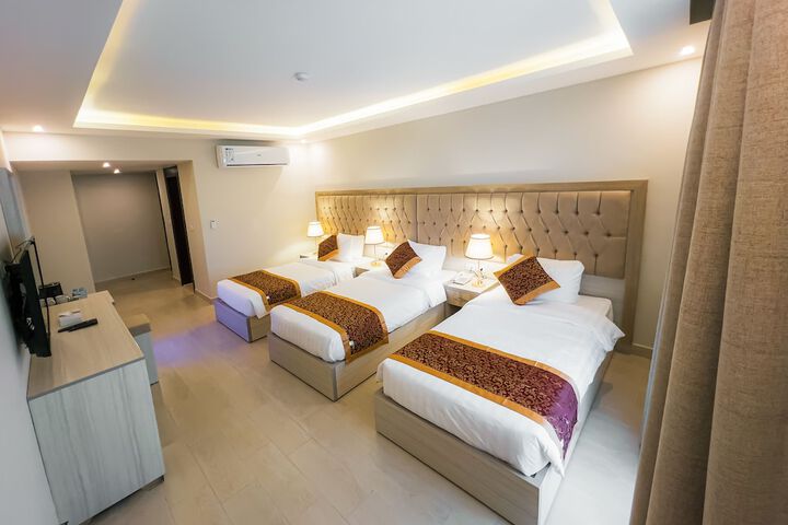 Room 105 of 235