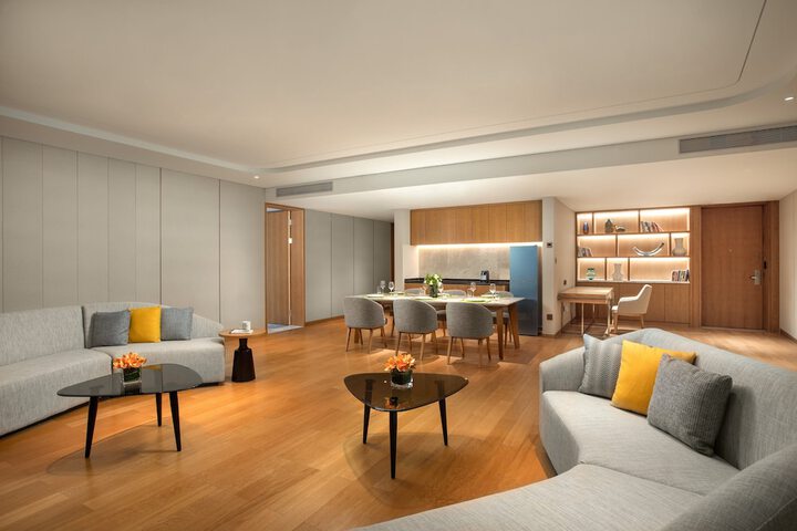 Room 10 of 118