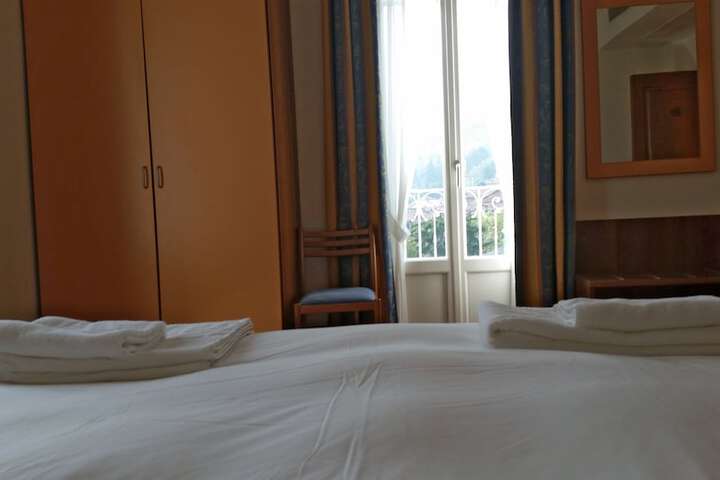 Room 7 of 36