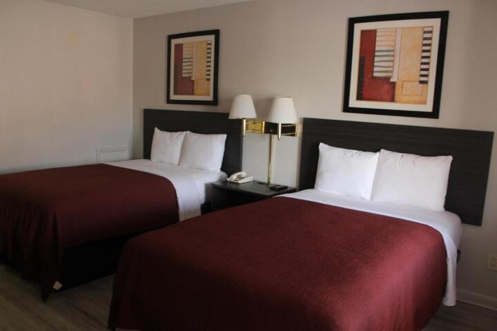 Basic 2 Double Beds (6 of 8)