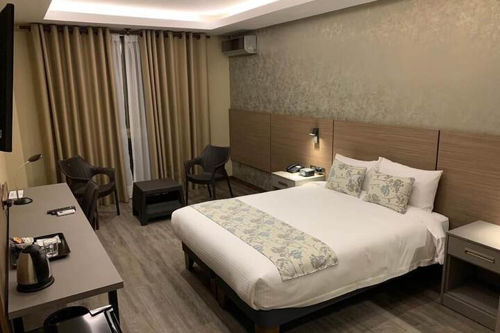 Room 4 of 13