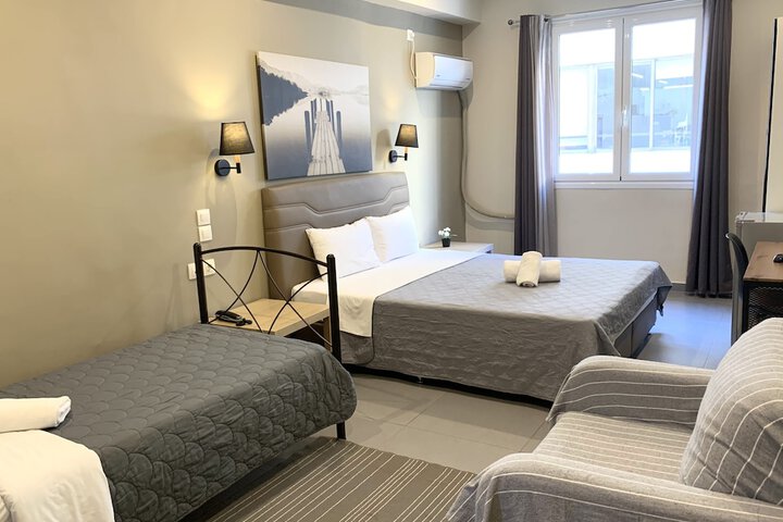 Room 32 of 46