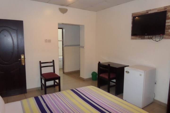Room 10 of 16