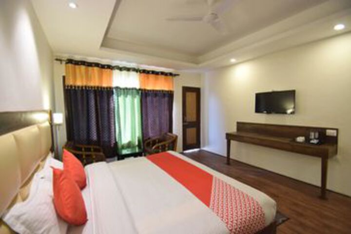 Room 18 of 27