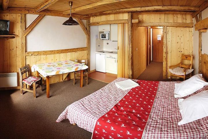 Room 9 of 46