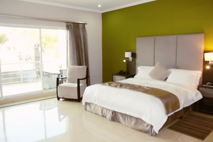 Room 6 of 24