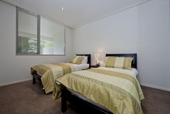 Room 40 of 255