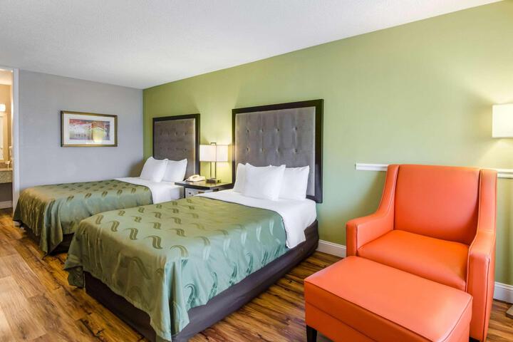 1 Double Bed Accessible (6 of 9)