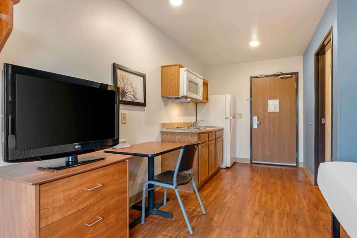 Standard Room, King or Two Doubles (1 of 11)