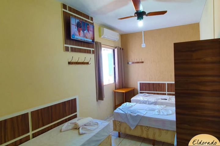 Room 10 of 32