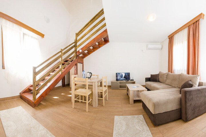 Room 15 of 64