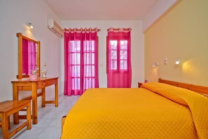 Room 8 of 32