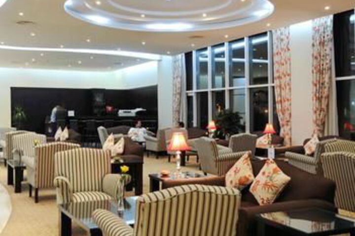Lounge 40 of 70