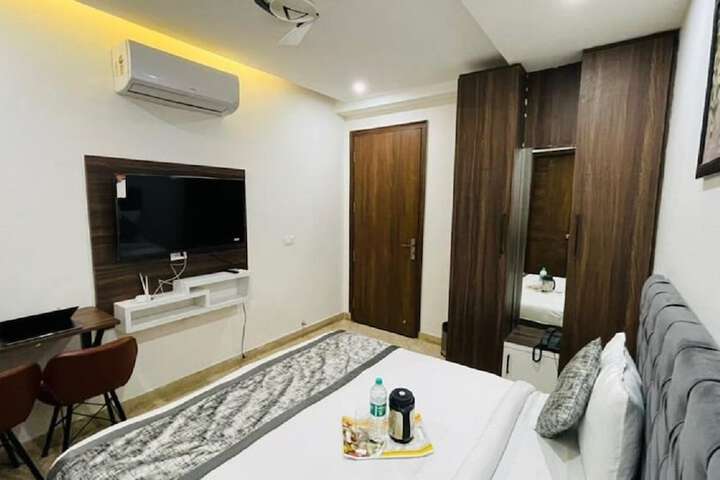 Room 7 of 31