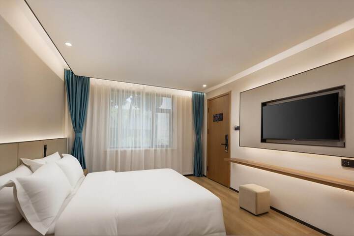 Room 10 of 26