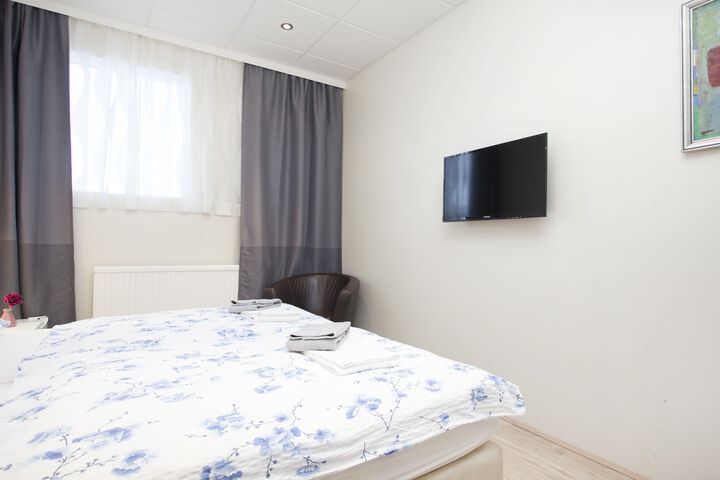Room 44 of 94