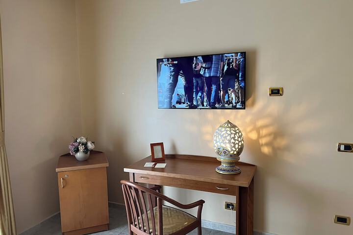 Room 19 of 48