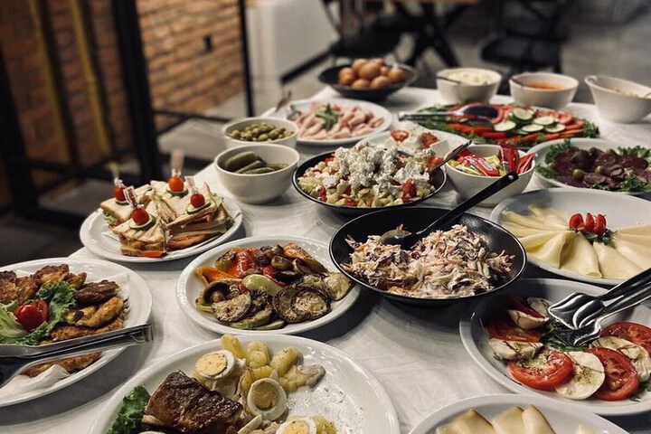 Dining 44 of 49