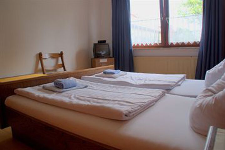 Room 16 of 26