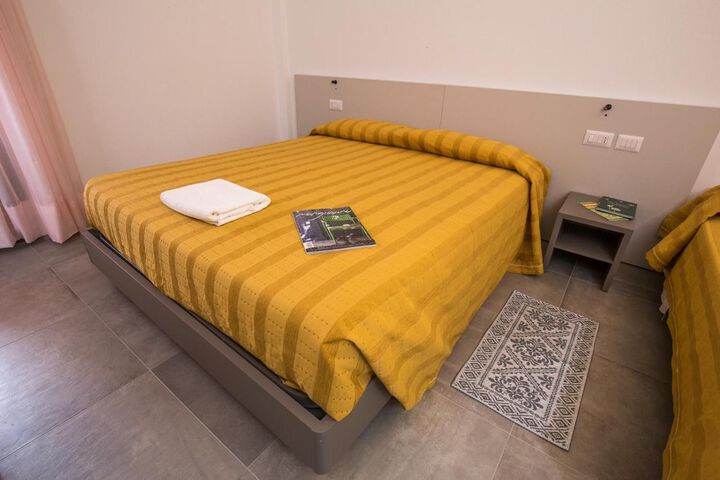 Room 14 of 48