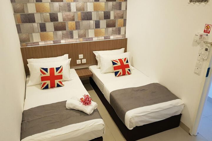 Room 17 of 27