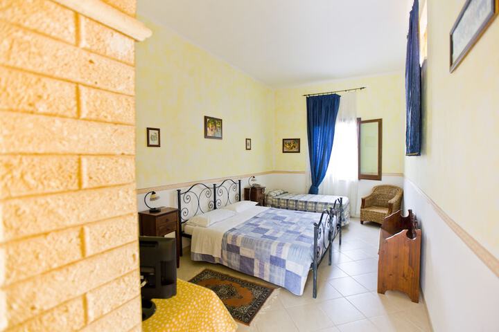 Room 7 of 35