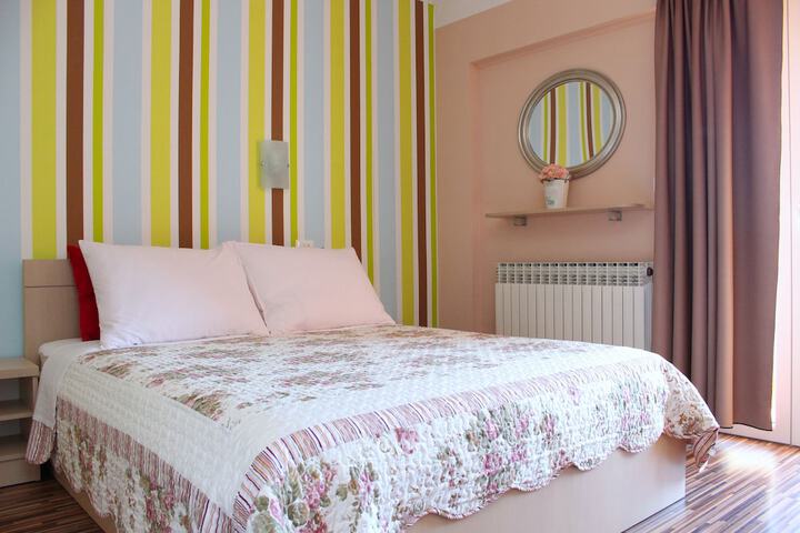 Room 8 of 62