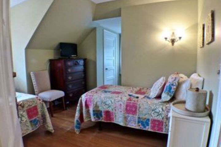 Room 50 of 96