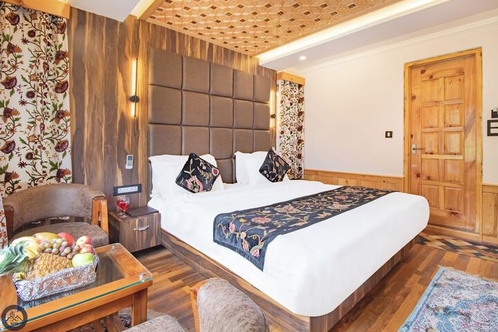 Room 10 of 31