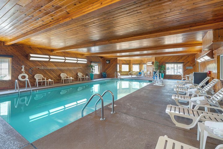 Hotel with Pool