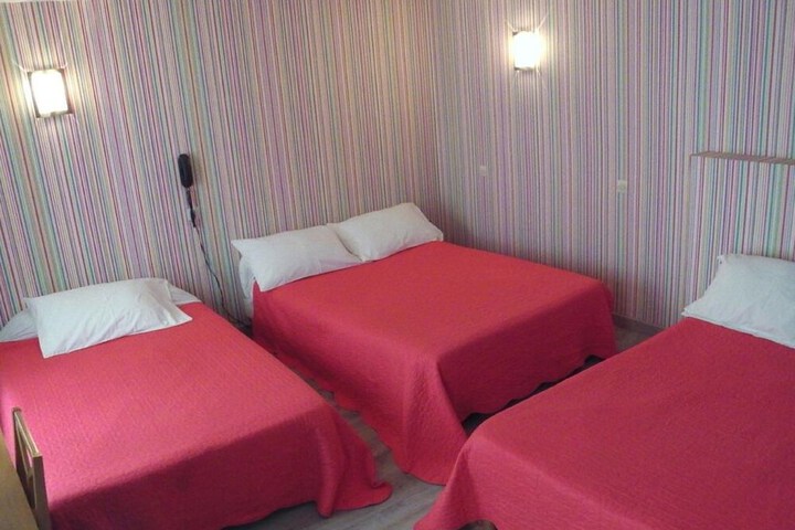 Room 9 of 11