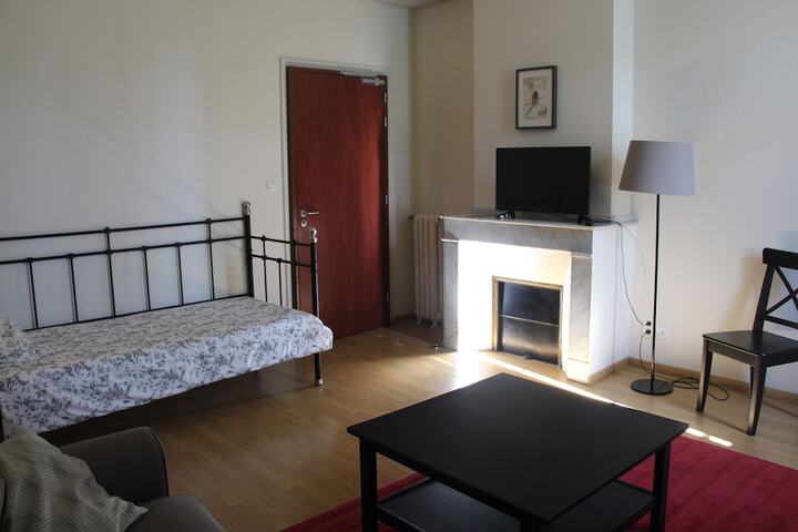 Room 4 of 10