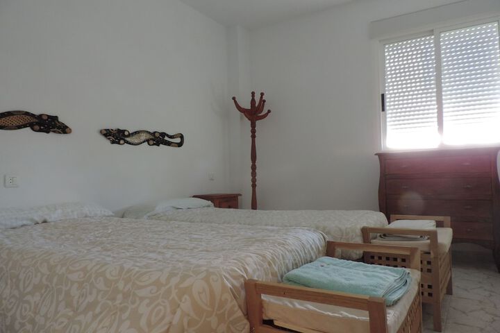 Room 12 of 168