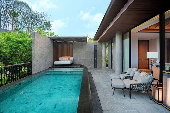 Pool 33 of 92