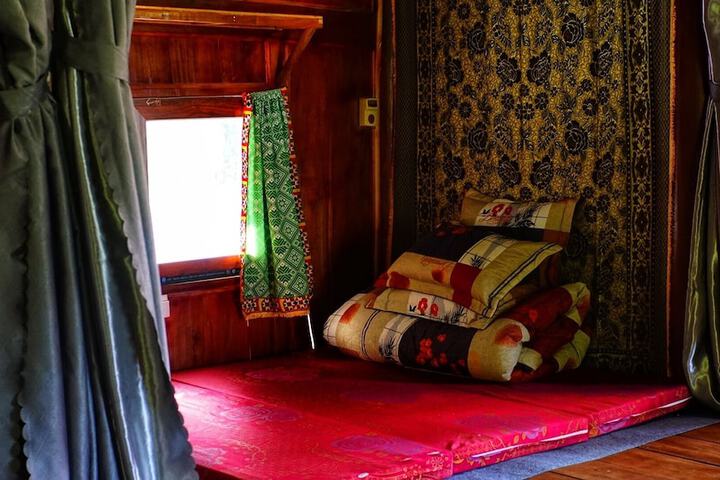 Room 8 of 36