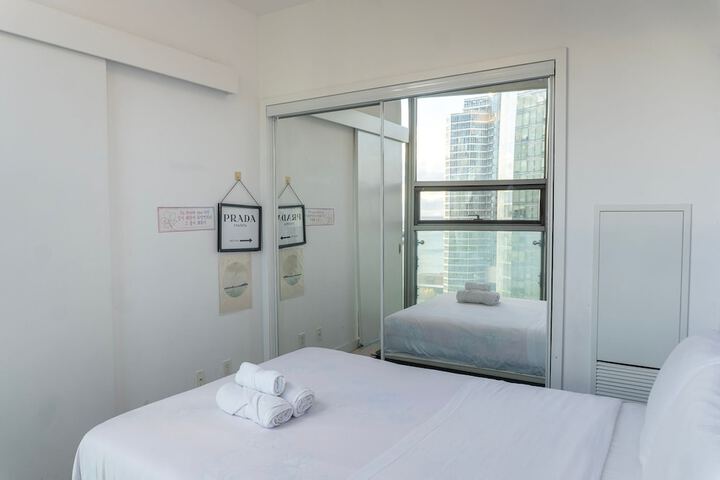 Room 25 of 354