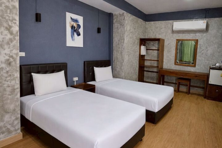 Room 13 of 50