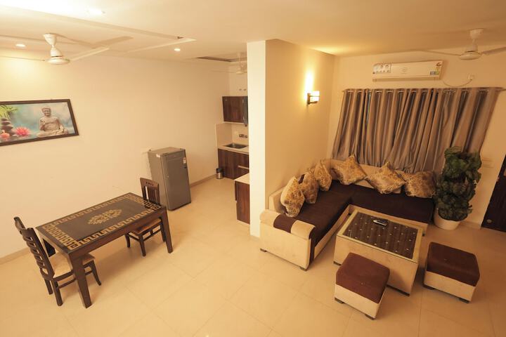 Room 33 of 51