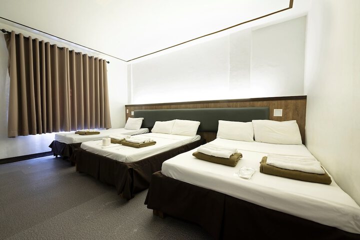 Room 11 of 21
