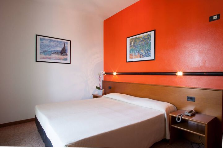 Room 21 of 61
