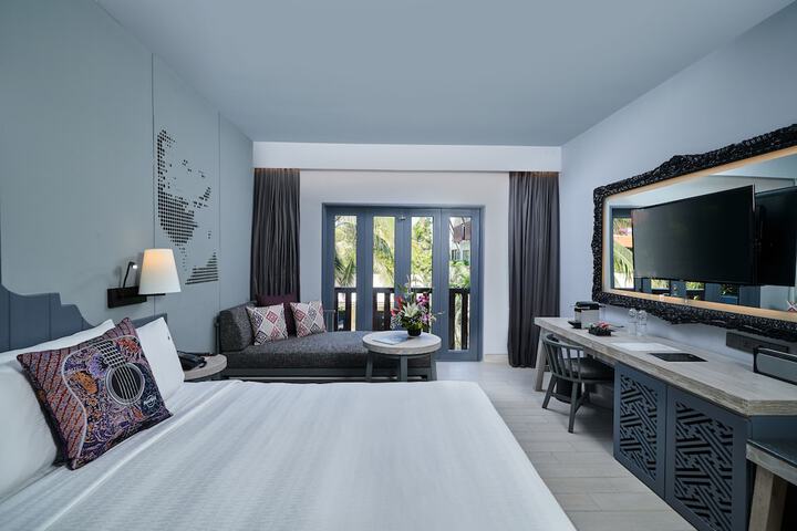 Room 12 of 53