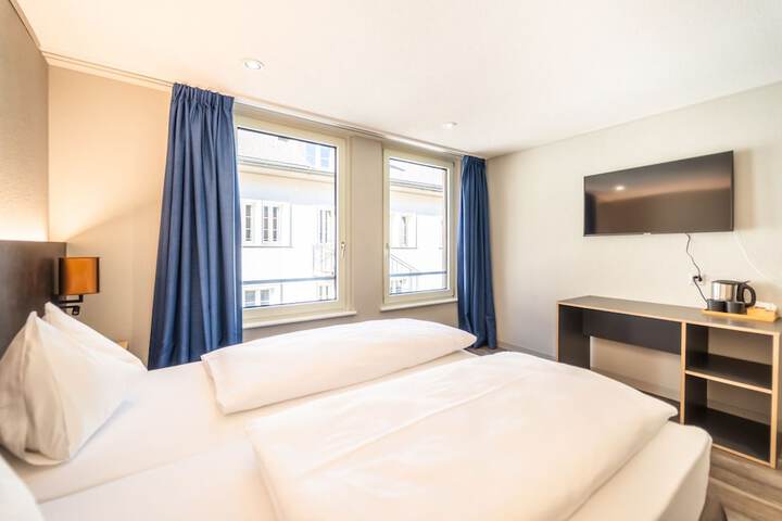 Room 10 of 20