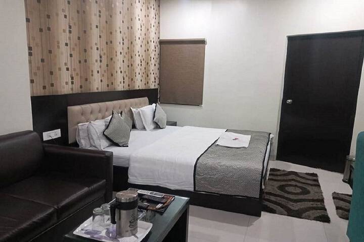 Room 14 of 24