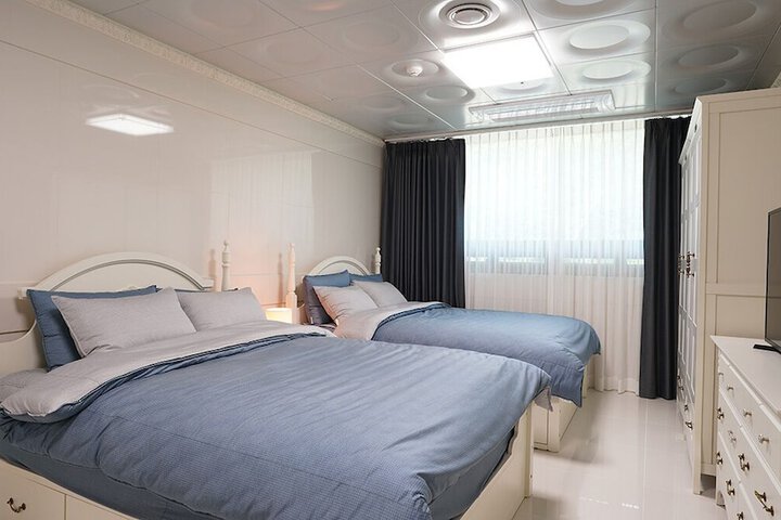 Room 3 of 25