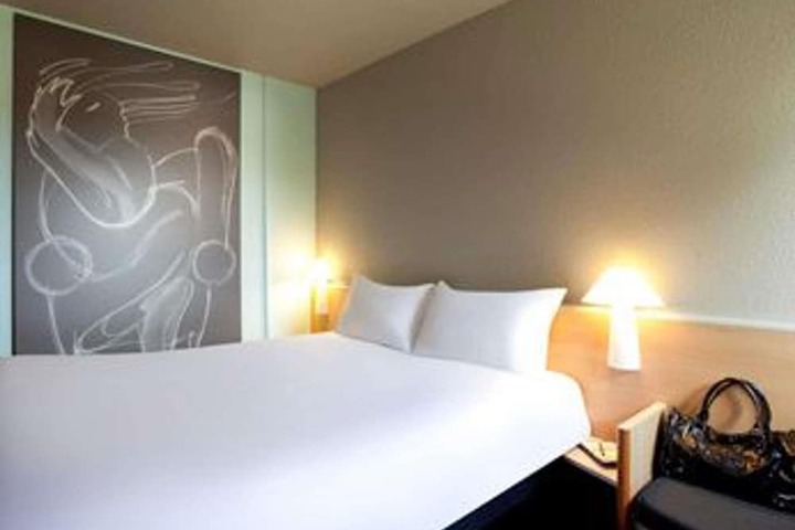 Room 12 of 46