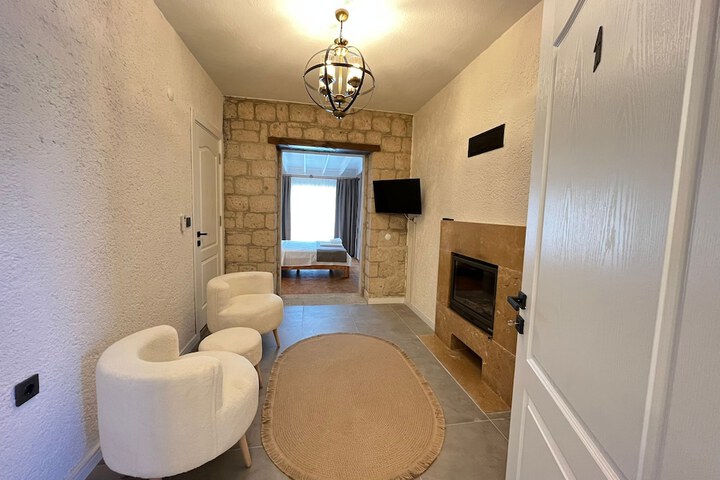 Room 13 of 46