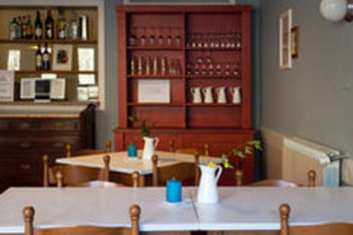 Dining 12 of 73