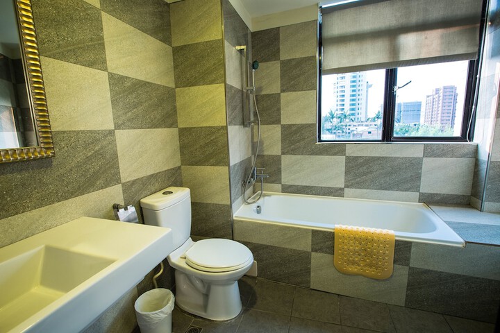Room 15 of 23